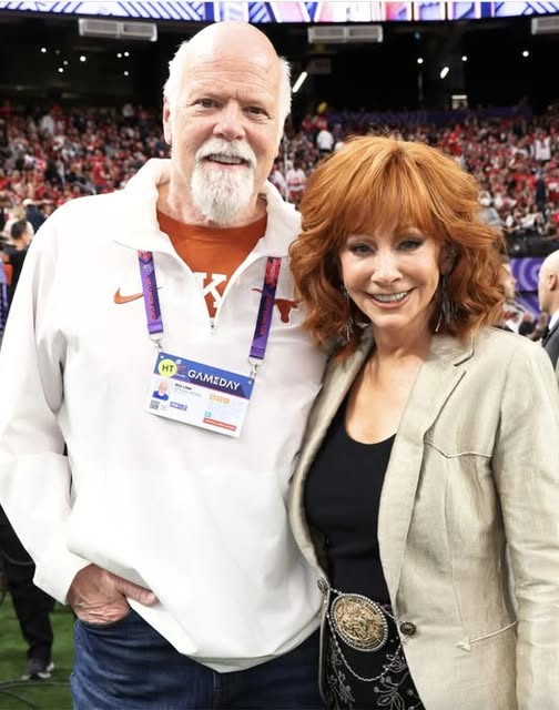 Fans praise ‘gorgeous couple’ Reba McEntire and Rex Linn – see their stunning photos