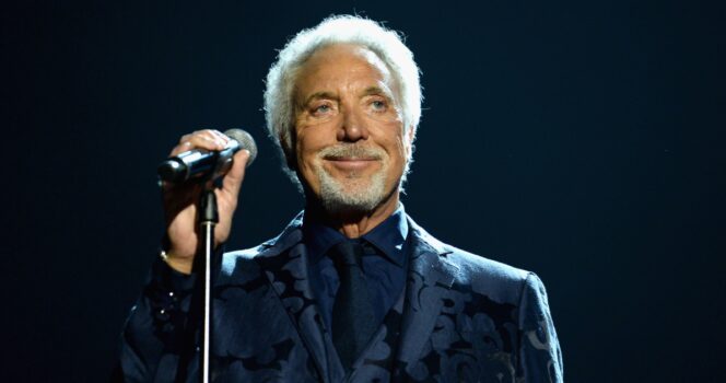 Tom Jones cheated on his wife with over 100 women – on her deathbed she asked for one last thing